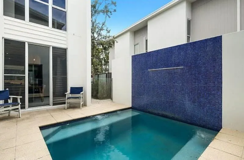 Saltbreeze - Laidback Poolside Living By The Canal Twin Waters 0*,